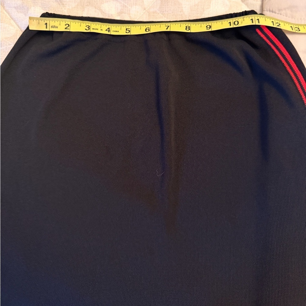 Versace Black Pencil Skirt with Red and Contrasting Blue Trim vintage - Picture 5 of 7
